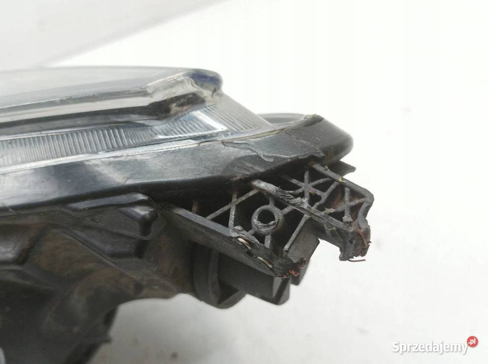 LAMPA PRZÓD PRAWA EU USZKODZONA 1EG010011621 sprzedam