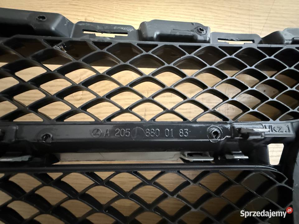 GRILL ATRAPA MERCEDES CKLASA W205 20142017R Kraków