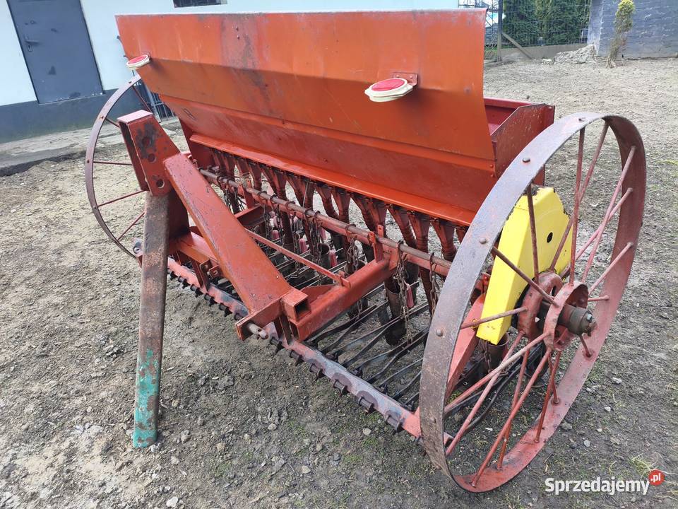 Siewnik fabryczny ciągnikowy 17 lejii Jarosław