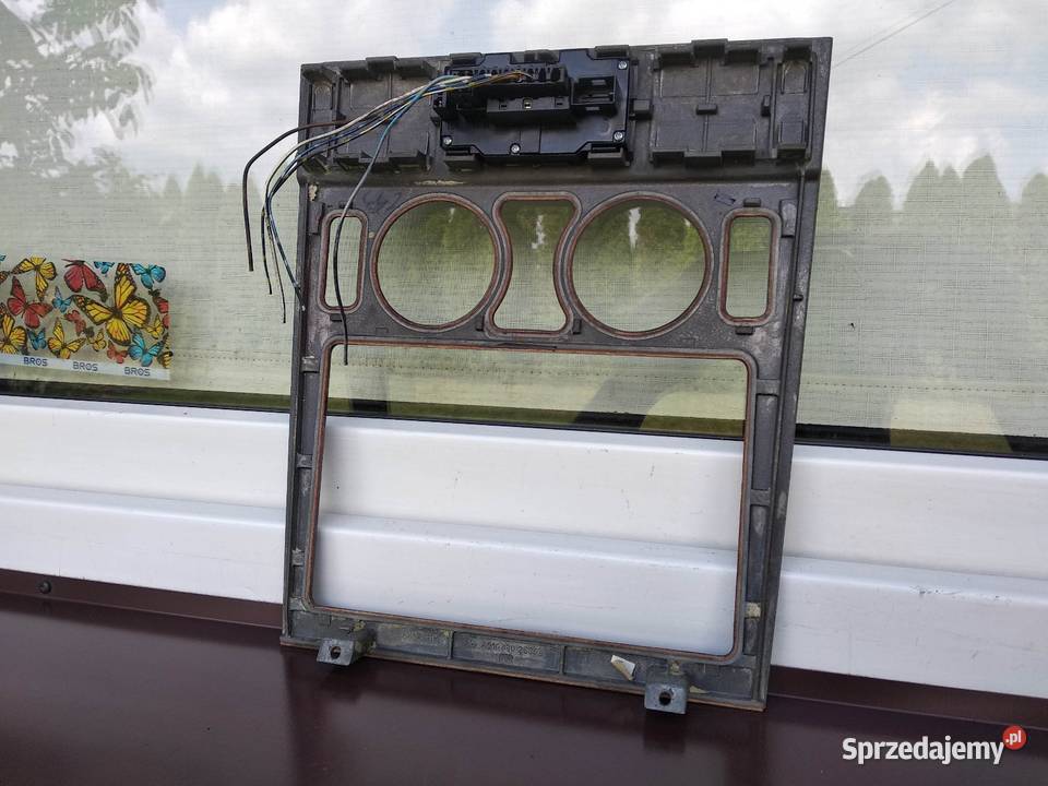 Mercedes W210 ramka radio 2 DIN A2106802536 Sieradz sprzedam