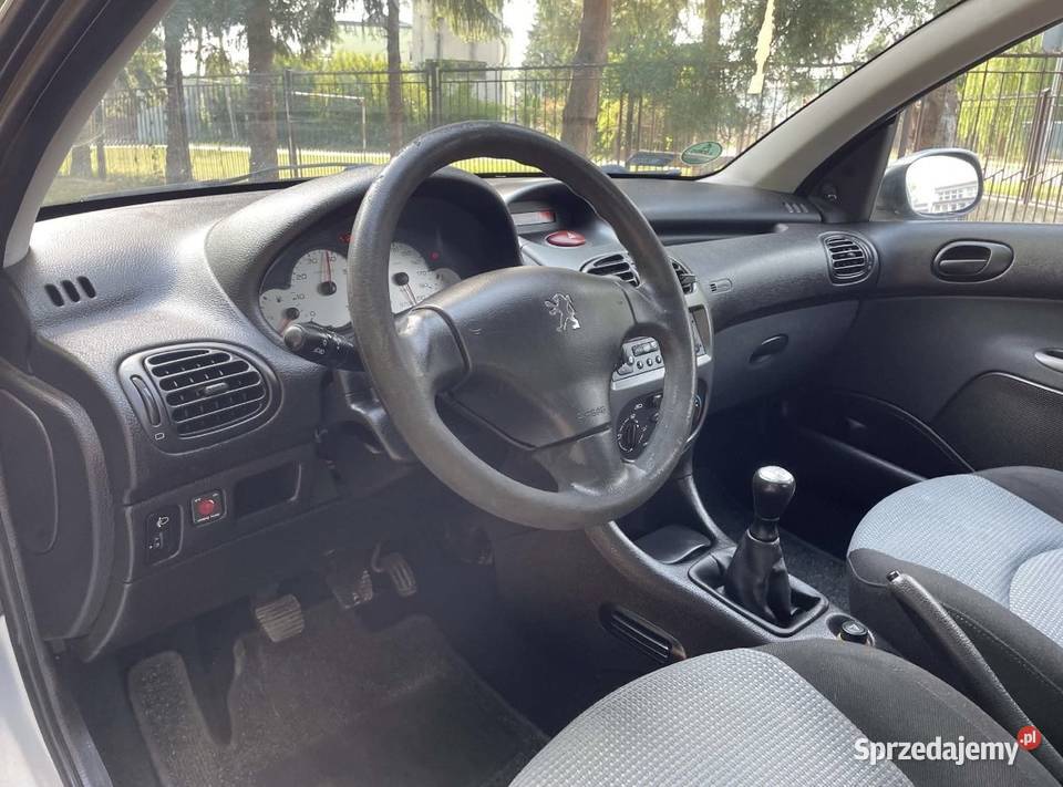 Peugeot 206 14 75 2004 121 przebiegu Rok produkcji 2004 Pińczów