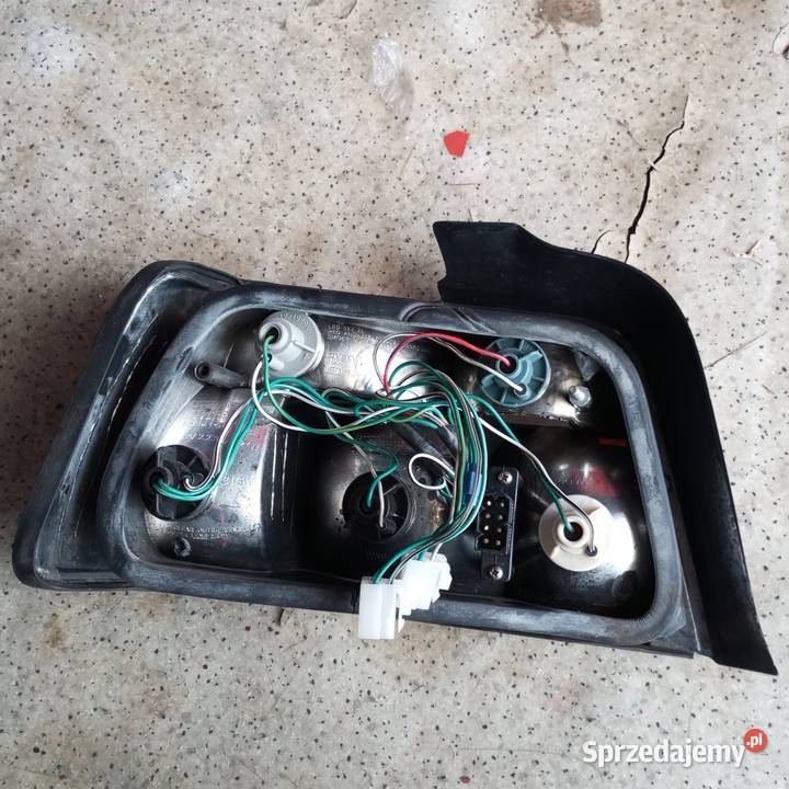 Lampa tył tylna prawa BMW E36 sedan LED DEPO Lampy tylne Złotoryja sprzedam