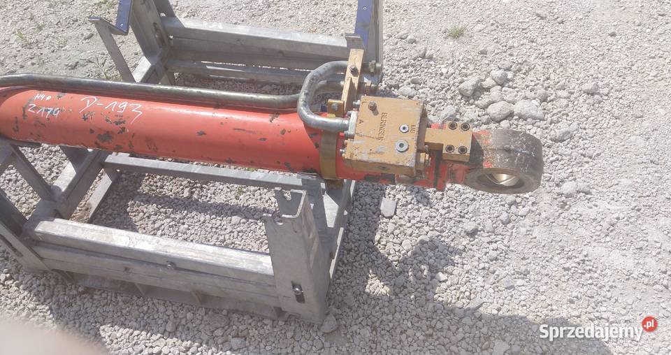 19310095 U98 Siłownik HYD 2174 Kielce sprzedam