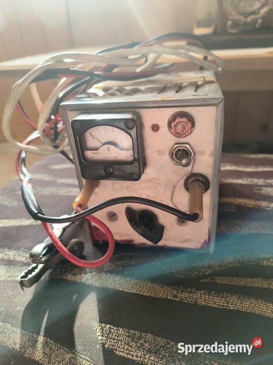 Prostownik samochodowy