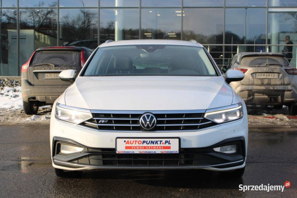 Volkswagen Passat 2021r Hak alcantara Ambienty Passat sprzedam