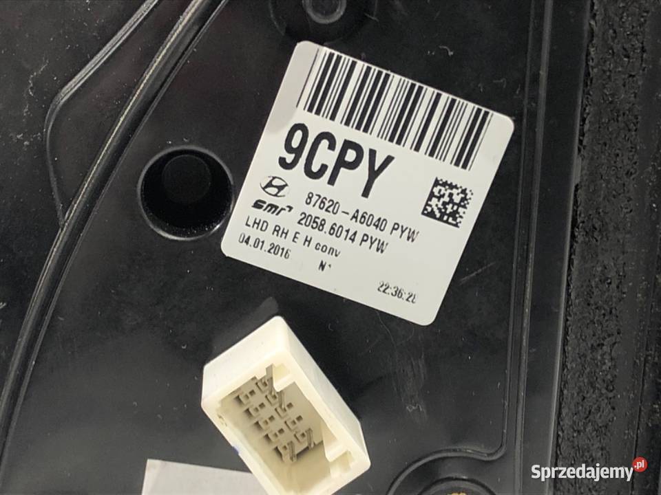 LUSTERKO PRAWE HYUNDAI i30 Kombi ZEWNĘTRZNE