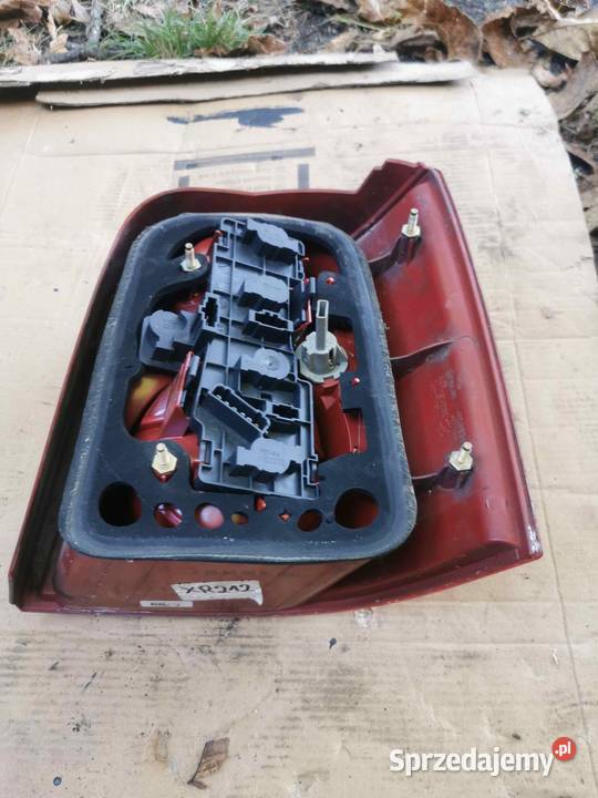 Passat B5 FL lampa lewa tył 3B9945095AA kombi Łódź