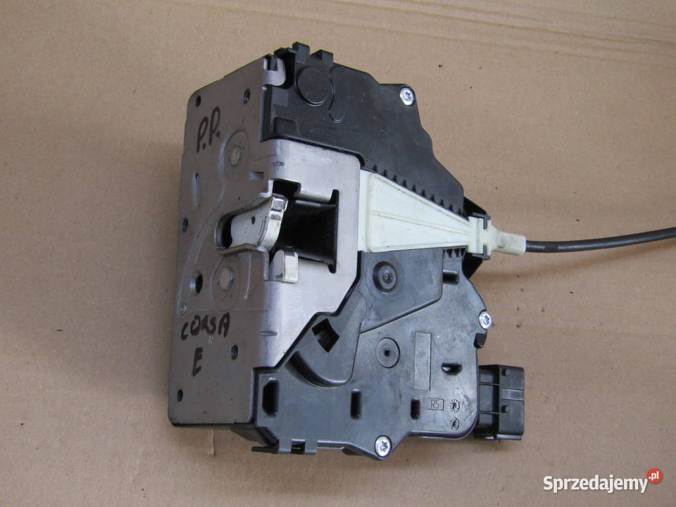 ZAMEK DRZWI PRZEDNI PRAWY OPEL CORSA E 13431840 Mysłaków