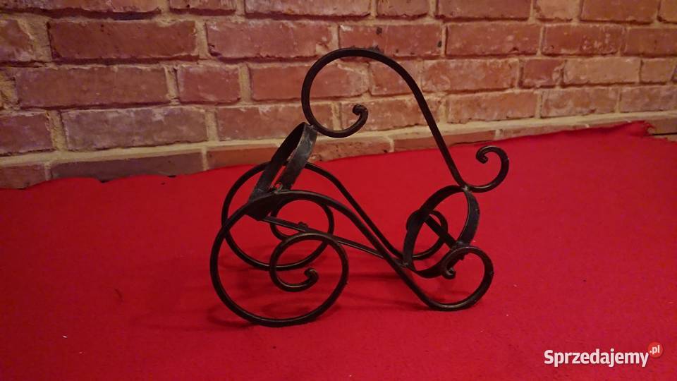 Stojak na wino metaloplastyka