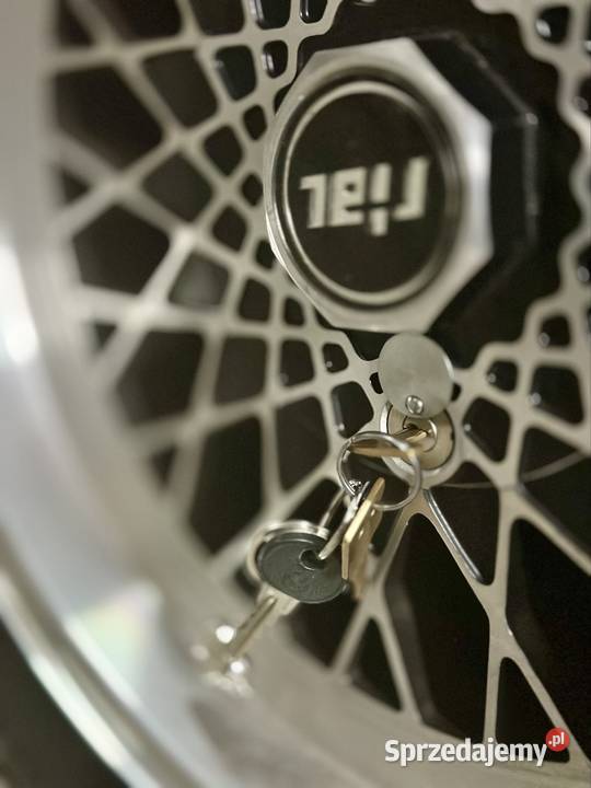 BMW 520 M20 R6 122 1980 139000 1 właściciel przyciemniane szyby sprzedam