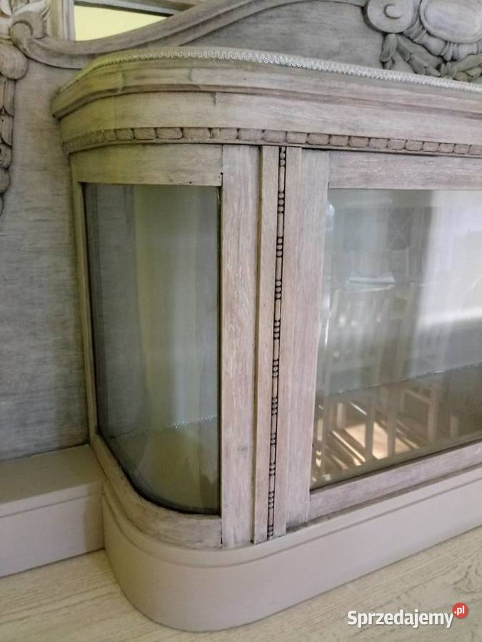 Witryna górna część kredensu