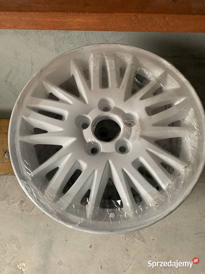 Nowe felgi aluminiowe do Volvo Średnica 15" lubelskie Łuków