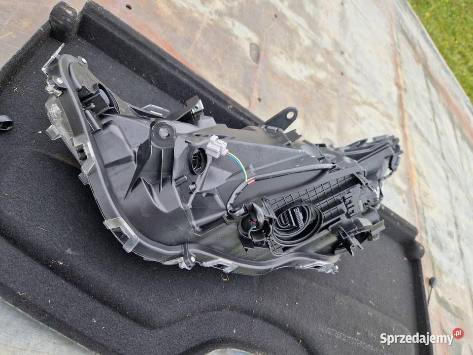 Toyota RAV4 V reflektor LED ORG EU Mielec