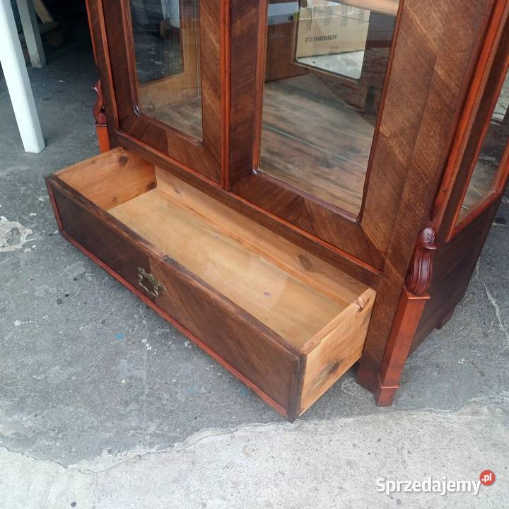 Unikatowa Biblioteka Witryna Ludwikowska z Suchorzew