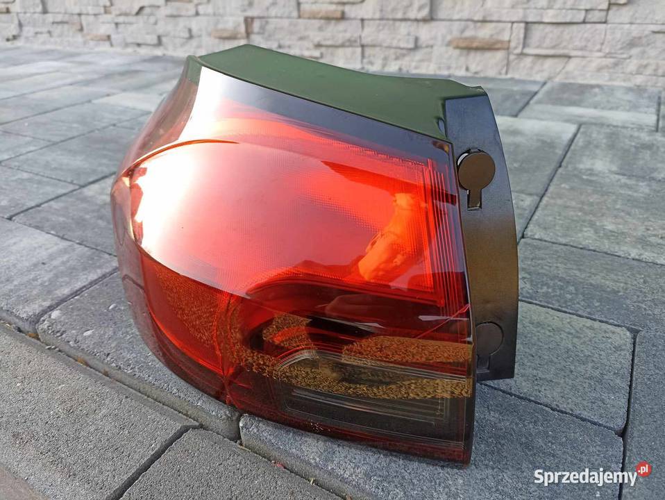 Lampa tył lewa Zafira C Klęczany