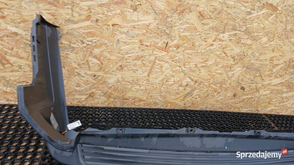 LAND ROVER DISCOVERY III L319 ZDERZAK TYŁ PDC osobowe wielkopolskie Zbierkowo