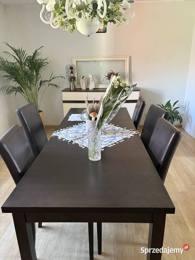 Stół z krzesłami Skalmierzyce