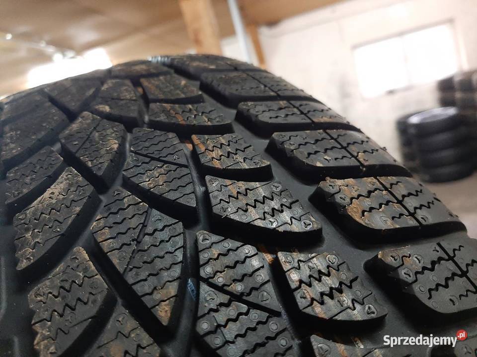2x Opona nieużywana zimowa 23555R18 DUNLOP 239 Zaścianki sprzedam