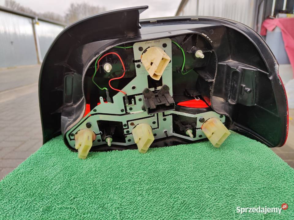 Lampa tył lewa BMW E39 Hella dymiona ledowa