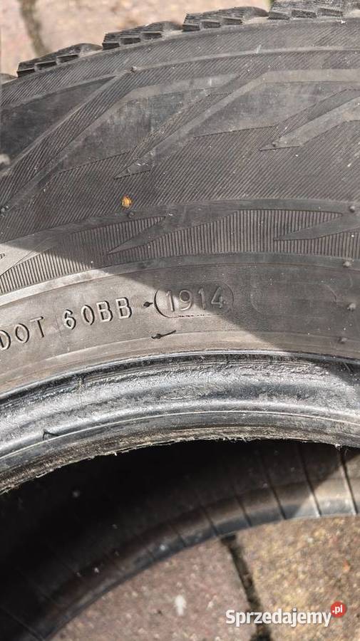 Opony zimowe Nokian 21565r16 100 parę 16cale Przystajń