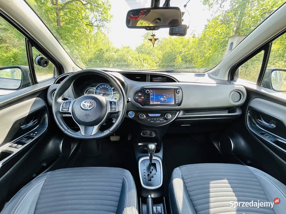 Toyota Yaris HYBRID 1Właściciel Salon Polska światła do jazdy dziennej Bełchatów