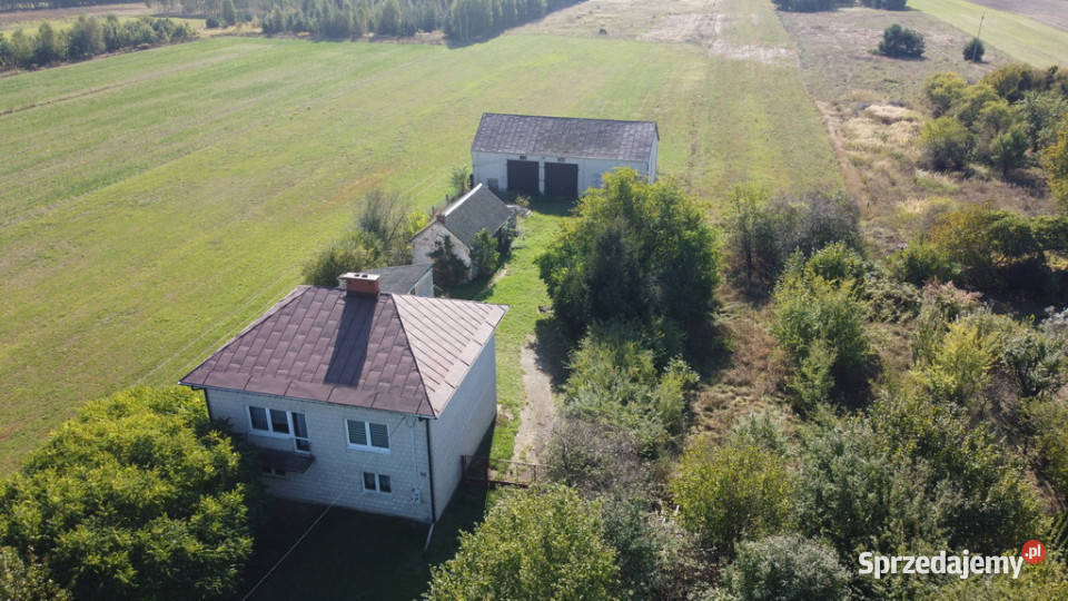 Siedlisko w m Rudki gm Przyłęk pow Zwoleń garaż