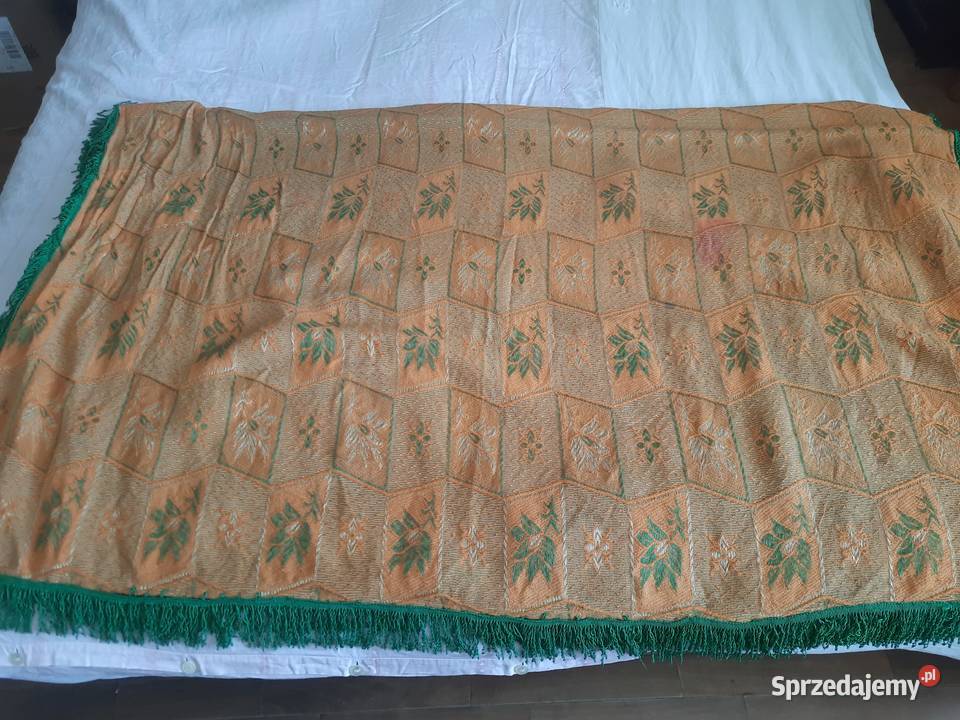 Narzuta z lat PRLu 174144 rękodzieło Morąg
