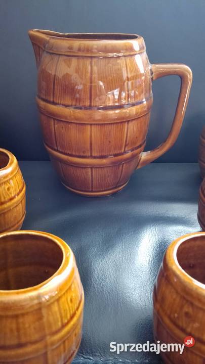 Beczka i 6 małych beczułek kujawsko-pomorskie Nakło nad Notecią