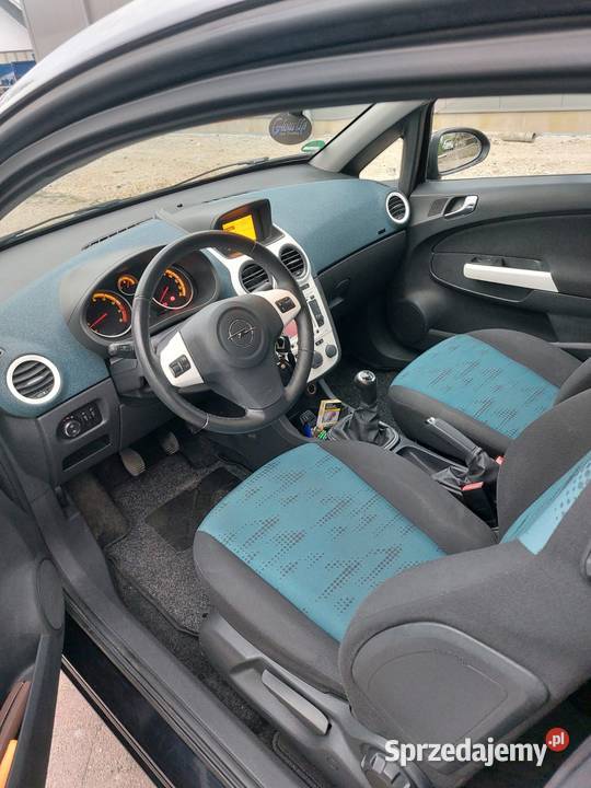 Opel Corsa 2011 Benzyna Bogate wyposażenie Zamość