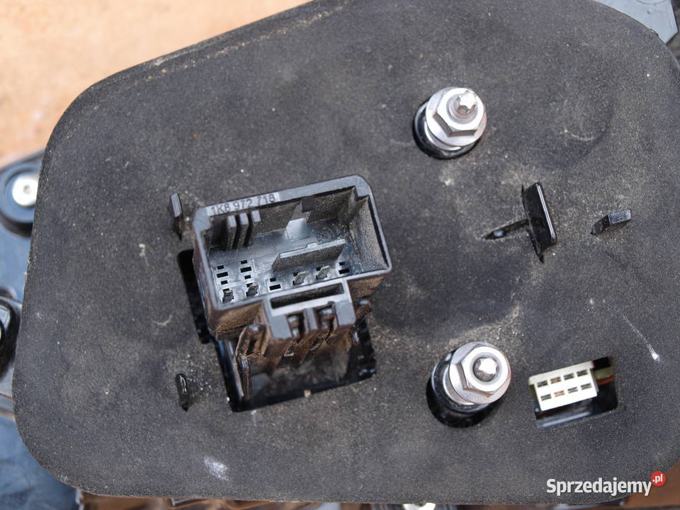 VW Passat B8 Kombi lampa lewa tył w klapę Led osobowe