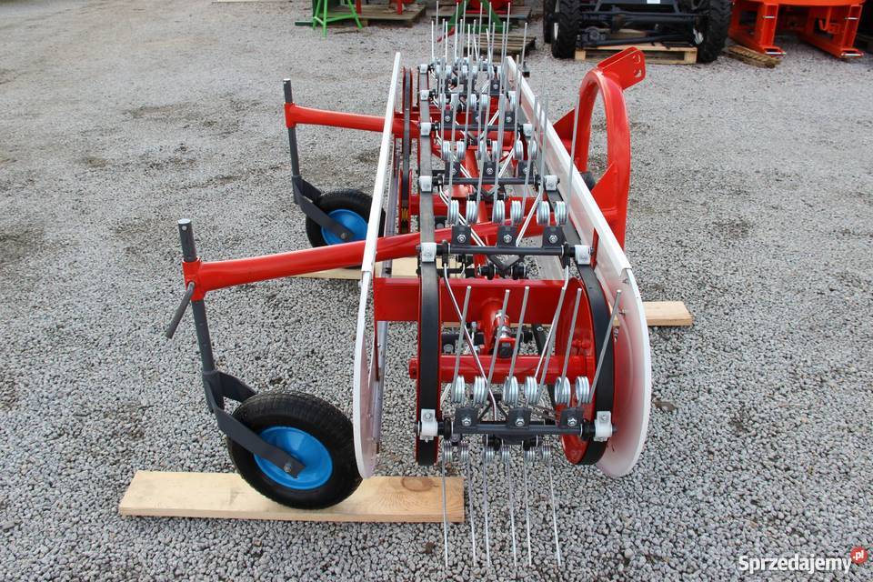 Przetrząsacz pasowy pająk pasówka Rolnictwo kujawsko-pomorskie Rogóźno