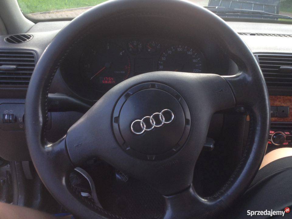 Audi A3 8L Lift 19 TDI 130 skrzynia 6biegowa gniazdo USB Samochody osobowe Bodzentyn