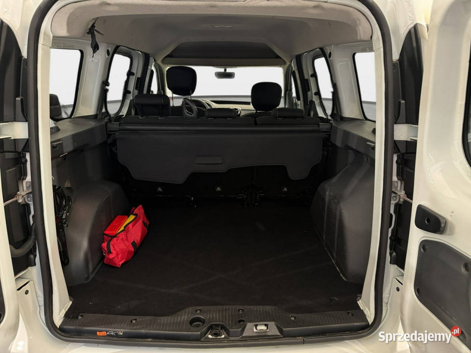 Dacia Dokker VAT 23 Laureate 15dCi 95 M6 2020 r Myślenice