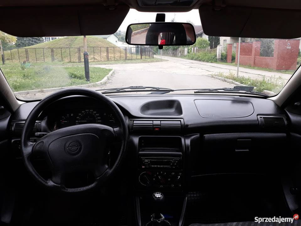 Opel Astra I Classic 14 1999 Wspomaganie Ładna czerwony Astra sprzedam