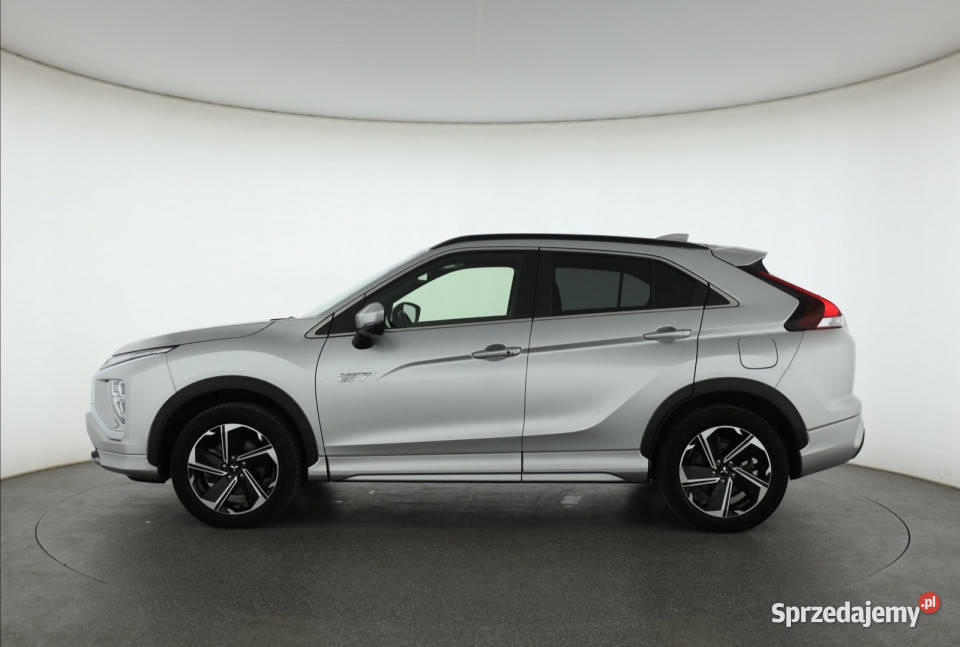 Mitsubishi Eclipse Cross PluginHybrid światła LED