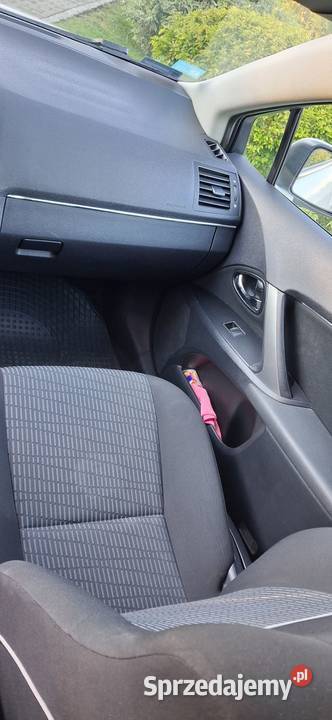 Toyota Avensis T27 sedan 20d 127 2014r Salon Cieszyn