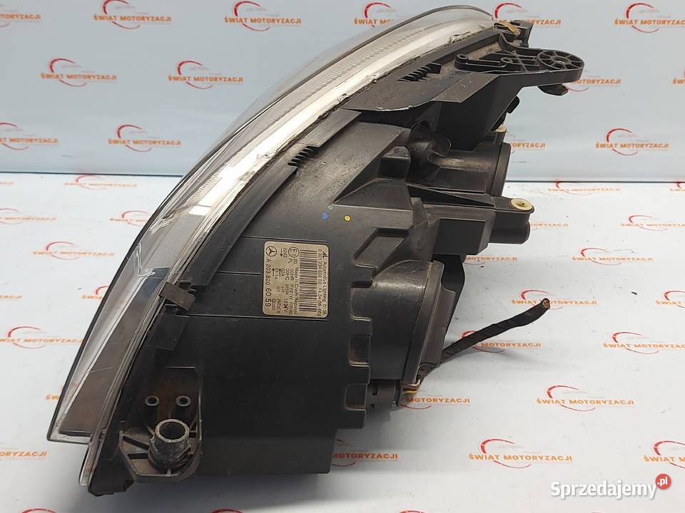 MERCEDES CLC CL203 10r lampa prawa przód osobowe Kielce
