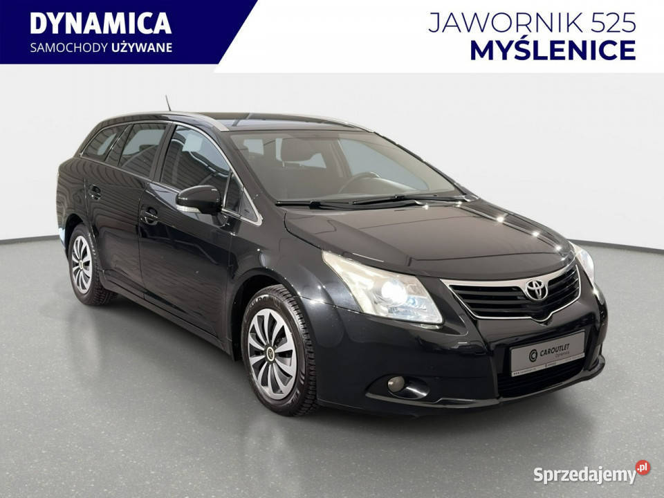 Toyota Avensis Wagon 20D4D 126 M6 2010 r światła przeciwmgielne
