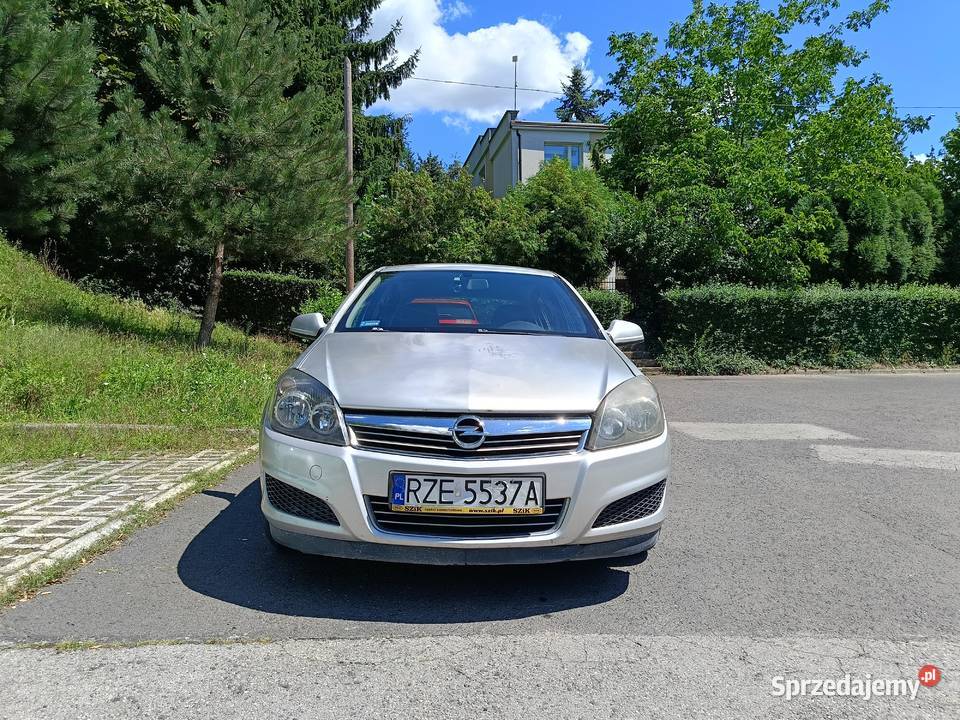 Opel Astra 2010r 17 cdti 1686cm3 Rzeszów
