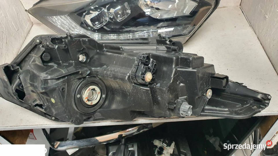 Honda Hrv II 2015 reflektor full led kpl lewa i Kozubszczyzna