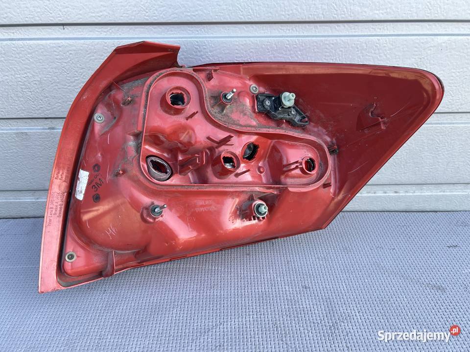 Lampa tylna lewa oryginalna Toyota Auris I lift Białogard