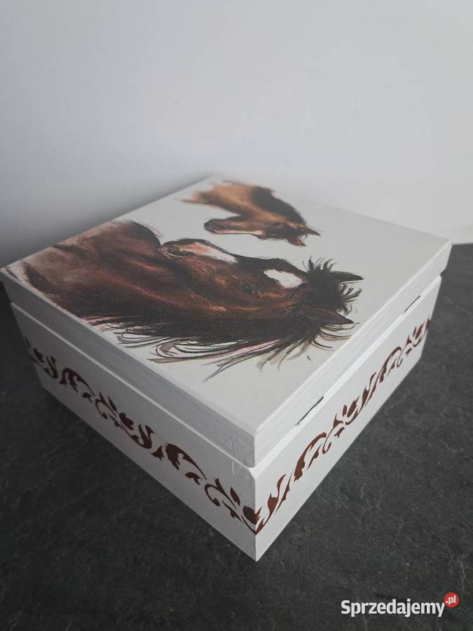 Szkatułka konie decoupage z podkową
