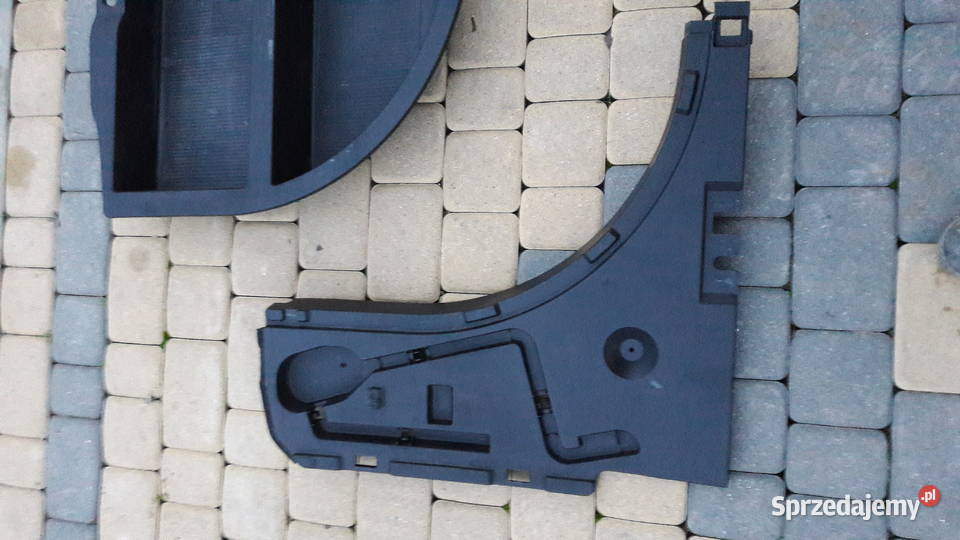 Plastik podłoga osłona bagażnika na koło Mazda 6 sprzedam