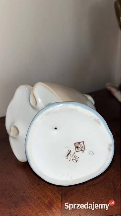 Dziewczyna z koszem NAO Hand made in Spain by Gdańsk
