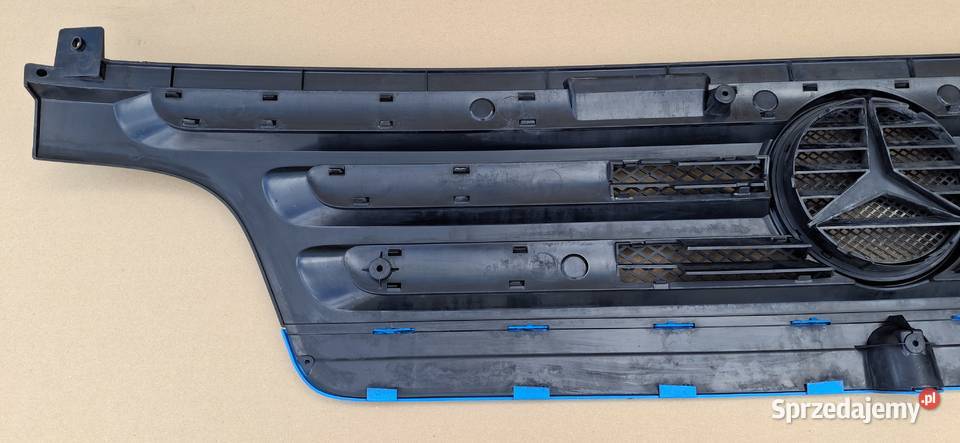 MERCEDES ATEGO GRILL ATRAPA CHŁODNICY EMBLEMAT Bieleń sprzedam