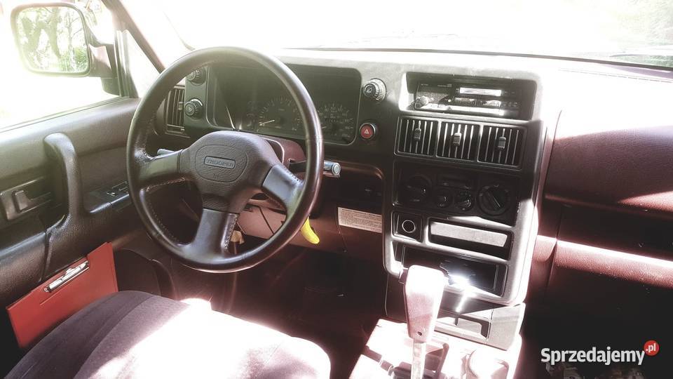 Isuzu Trooper 32BG automat klasyk