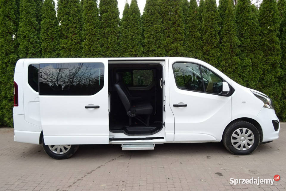 Opel Vivaro Opel Vivaro L2H1 K2900 9 osobowy Opel Góra Kalwaria