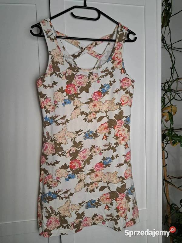 Lekka sukienka z kwiatowym motywem Vero Moda L Trąbki Wielkie