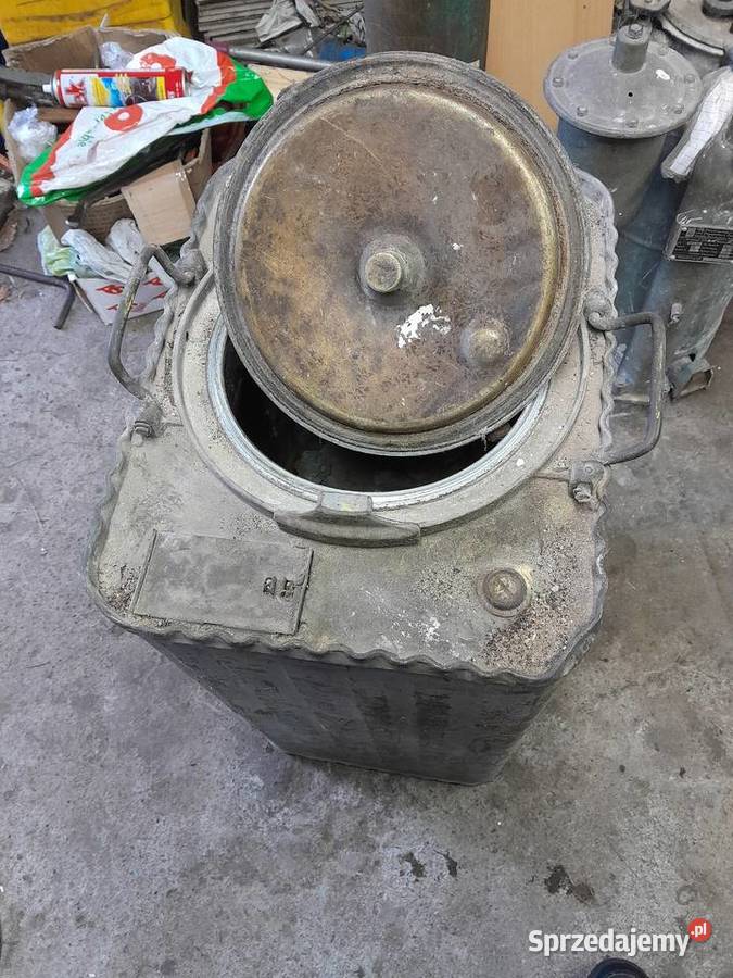 Skrzynia na proch z mosiądzu ok 20 Krosno Odrzańskie