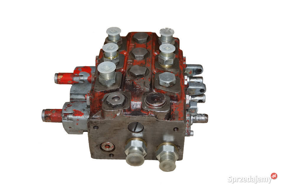 Wielosekcyjny rozdzielacz hydrauliczny